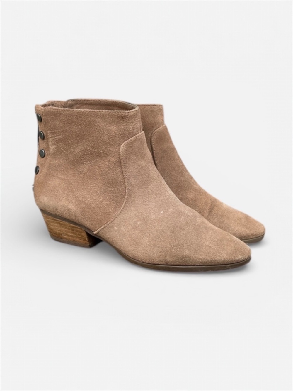 Vince Camuto Cinza Studded Detail Suede Ankle Boots in Tan Size 6